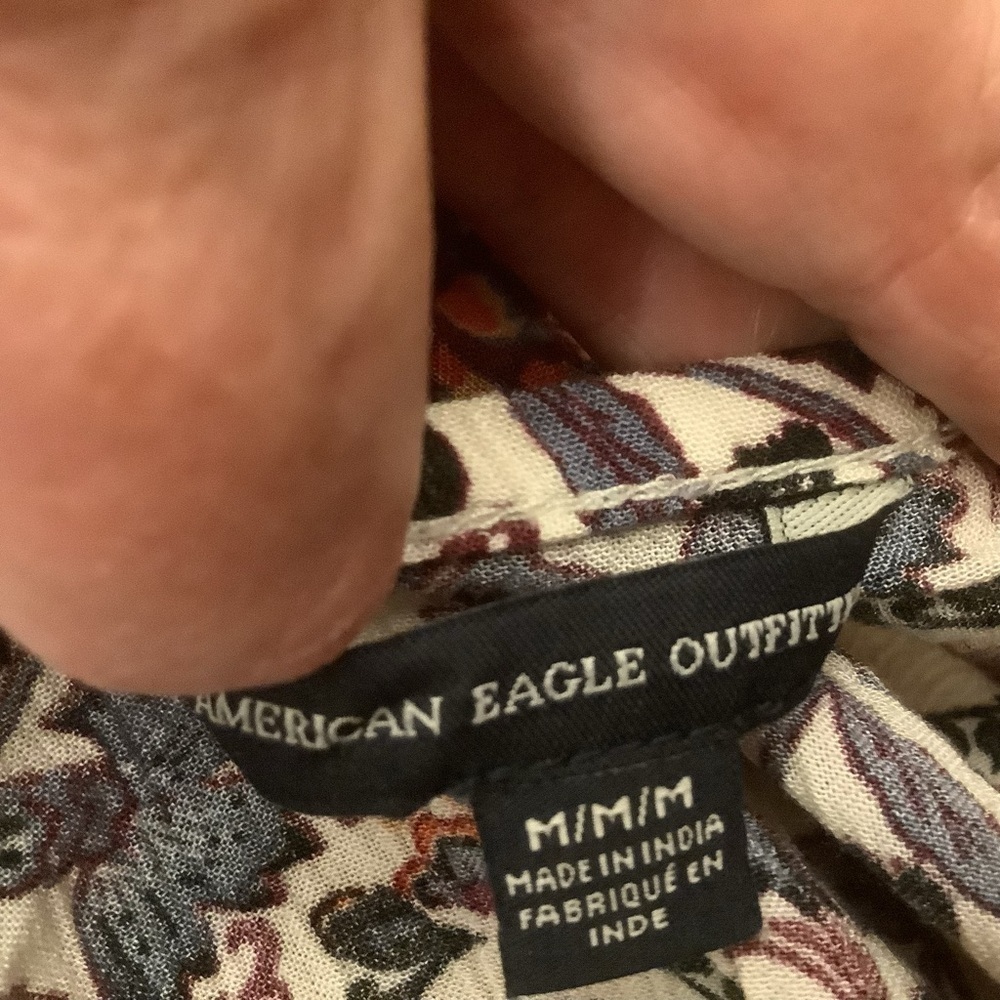 ⸻
American Eagle Boho Floral Romper • Women’s Medium - Picture 3 of 9